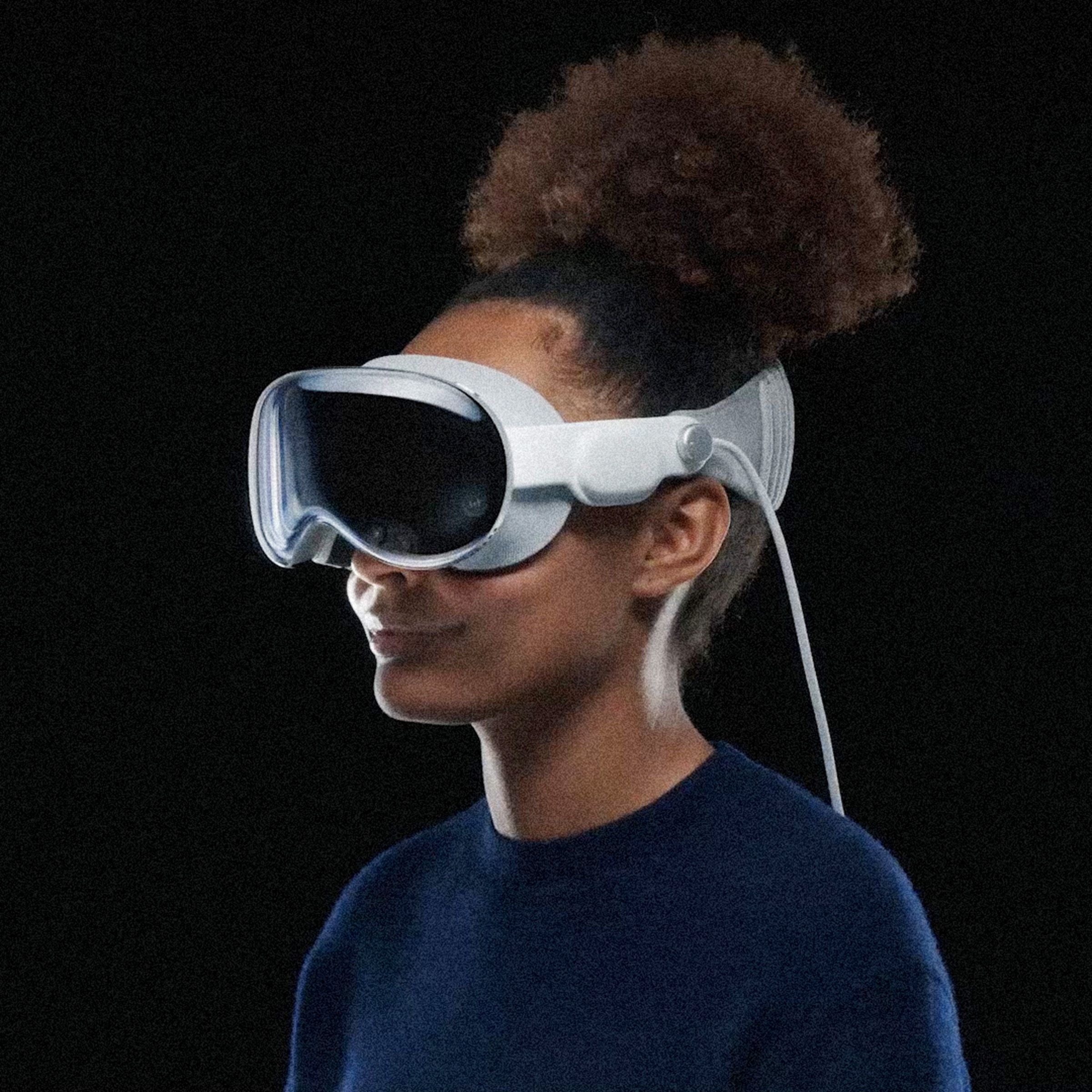 The Vision Pro Was An Expensive Misstep. Now Apple Has to Catch Up With Smart Glasses